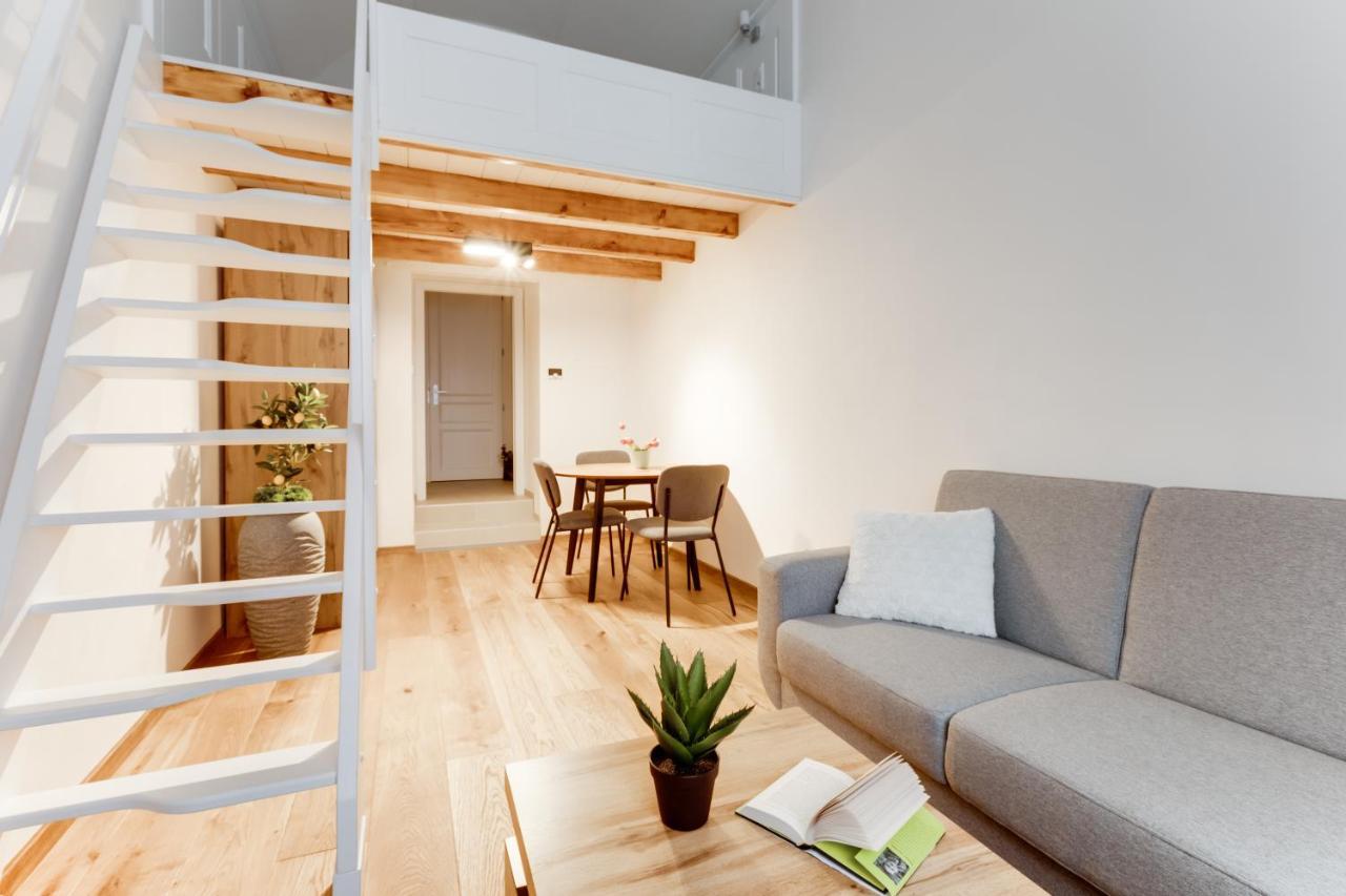 Dream Duplex On Riverside Praha Bagian luar foto