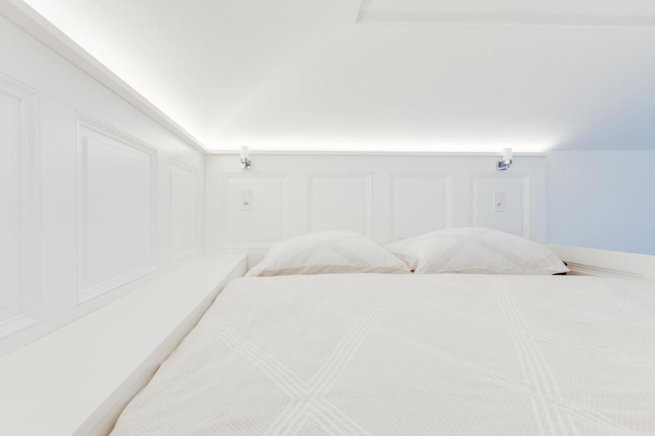 Dream Duplex On Riverside Praha Bagian luar foto