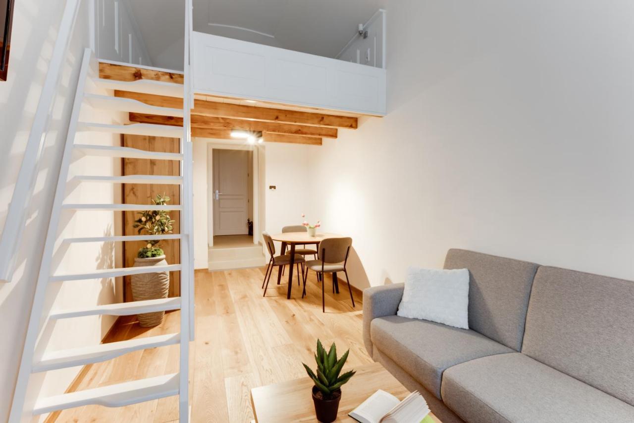 Dream Duplex On Riverside Praha Bagian luar foto