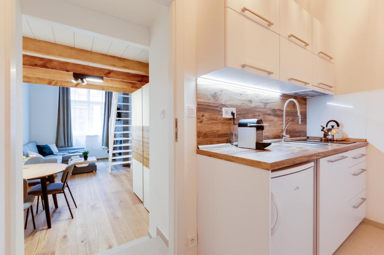 Dream Duplex On Riverside Praha Bagian luar foto