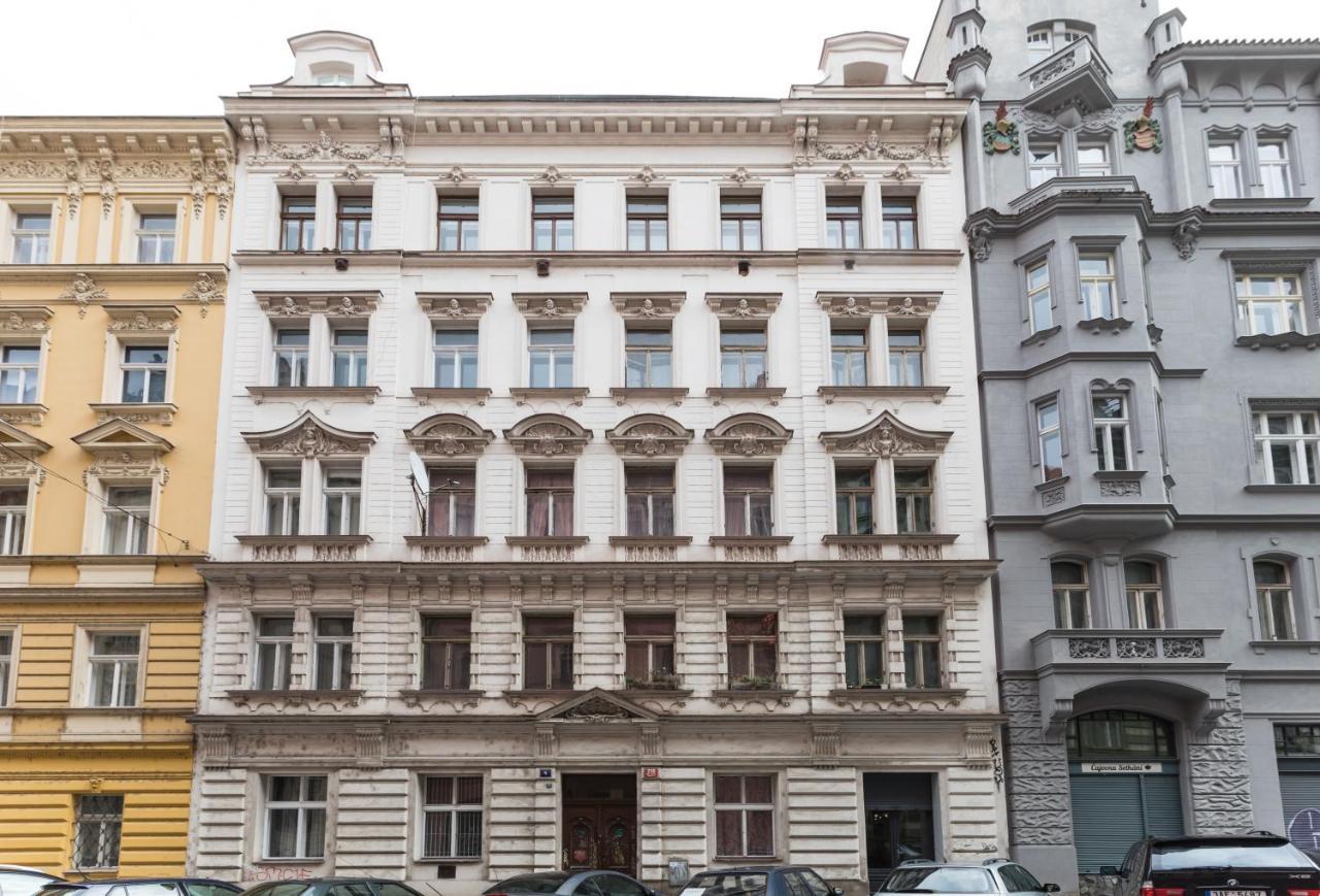 Dream Duplex On Riverside Praha Bagian luar foto